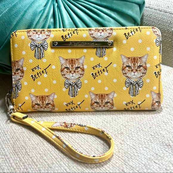 Betsey Johnson Handbags - RARE Betsey Johnson Striped Bow Cat zip around Large Wristlet New Without Tags